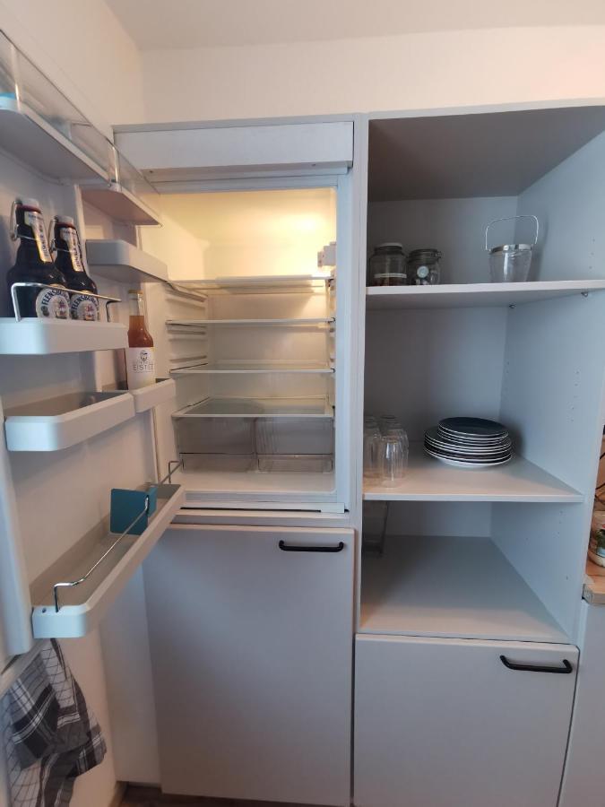 Up Wulkje21 Neu Renovierte Wohnung Mit Pkw Stellplatz Emden Esterno foto