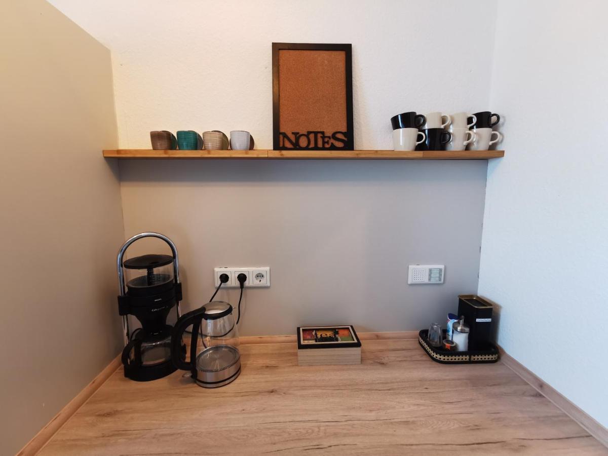 Up Wulkje21 Neu Renovierte Wohnung Mit Pkw Stellplatz Emden Esterno foto