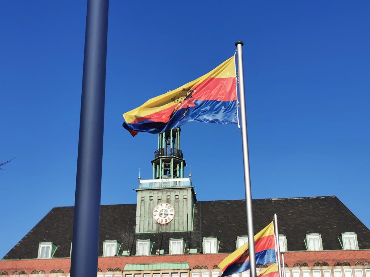Up Wulkje21 Neu Renovierte Wohnung Mit Pkw Stellplatz Emden Esterno foto