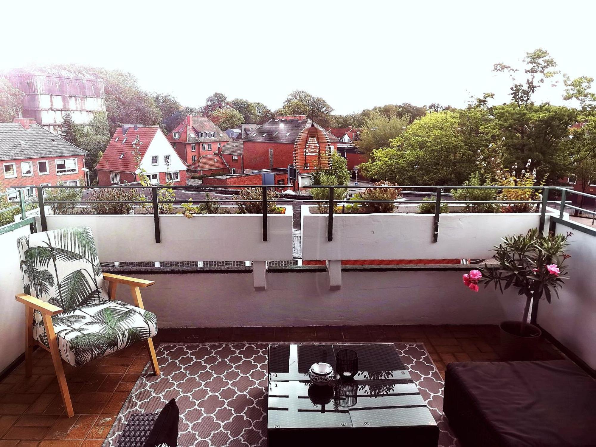 Up Wulkje21 Neu Renovierte Wohnung Mit Pkw Stellplatz Emden Esterno foto